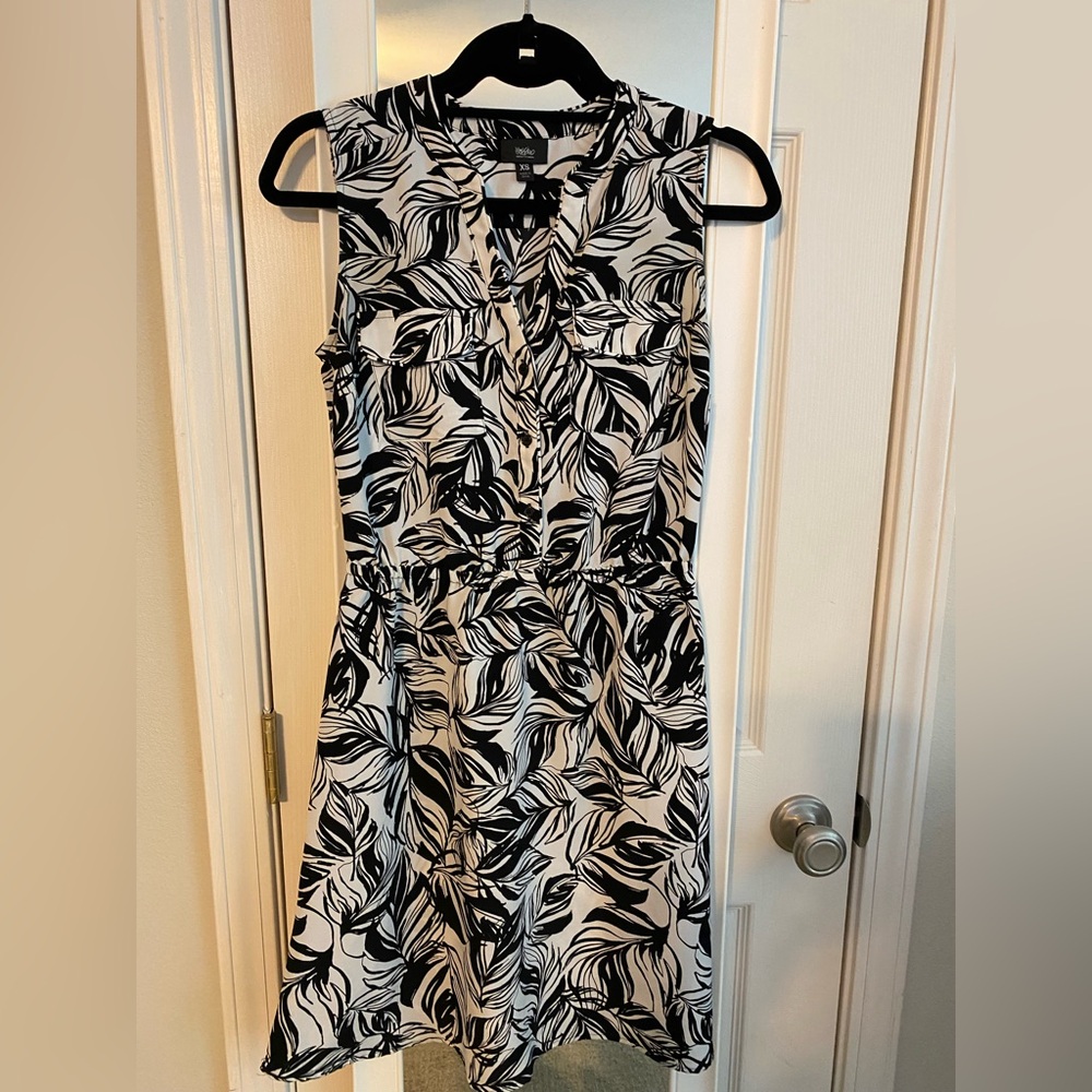 Mossimo Black and White Flora Sleeveless Dress